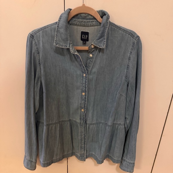 GAP Peplum shirt light wash size L - Picture 1 of 4